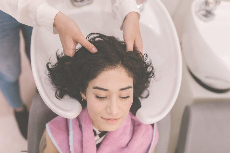 Dandruff on the Scalp – Why It Appears, How to Prevent It, and What Really Helps Get Rid of It?